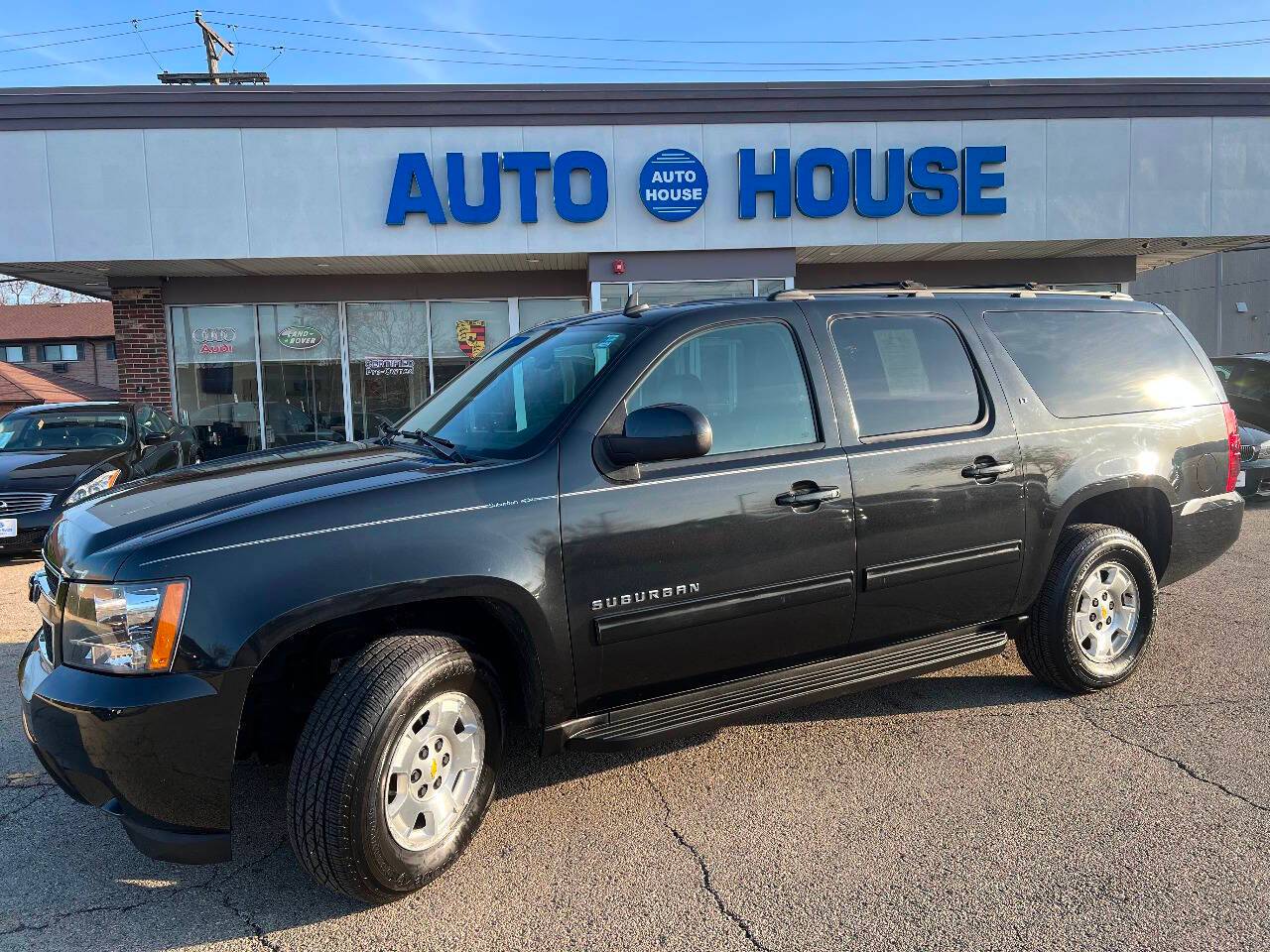 2011 Chevrolet Suburban LT — SUV — 132,085 mi — Downers Grove, IL