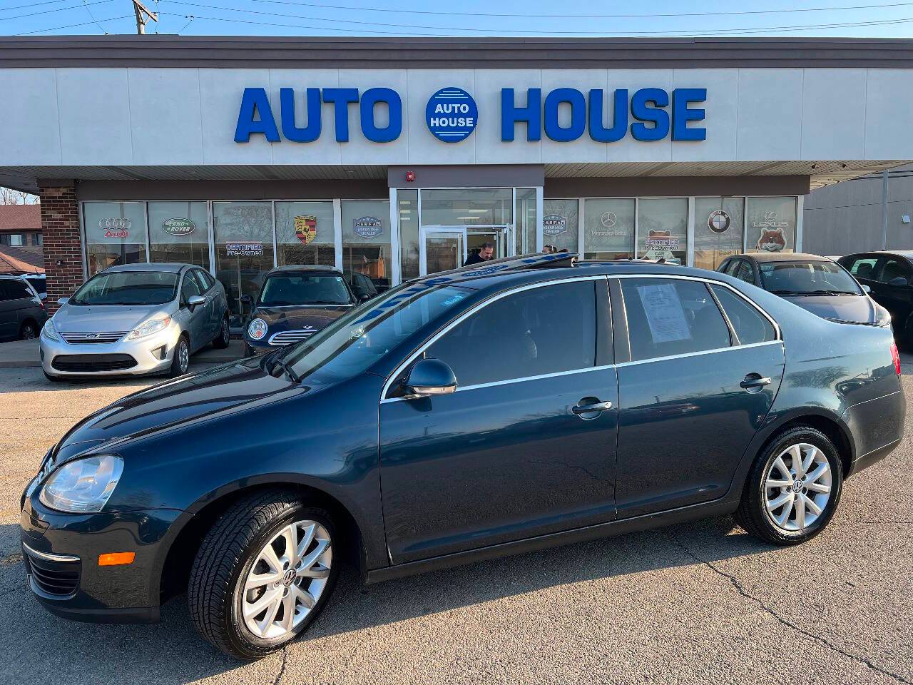 2010 Volkswagen Jetta SEL — Sedan — 73,502 mi — Downers Grove, IL