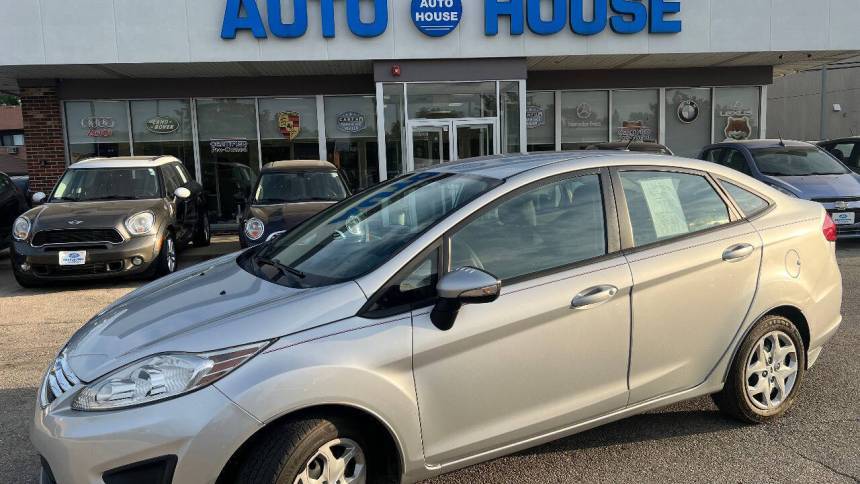 2013 Ford Fiesta SE — Sedan — 92,200 mi — Downers Grove, IL