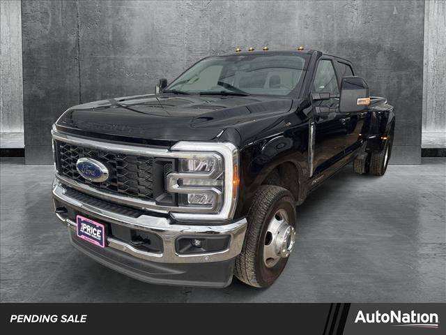 2025 Ford Super Duty F-350 LARIAT — Pickup Truck — 23,367 mi — Burleson, TX