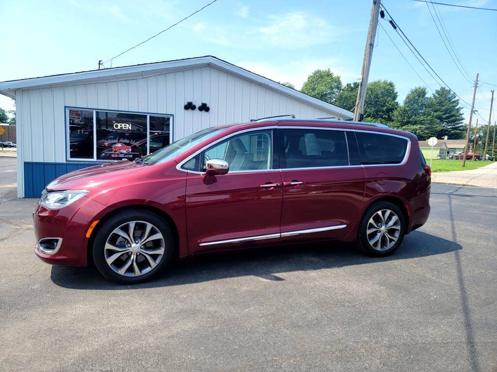 2017 Chrysler Pacifica Limited — Minivan — 94,667 mi — Terre Haute, IN