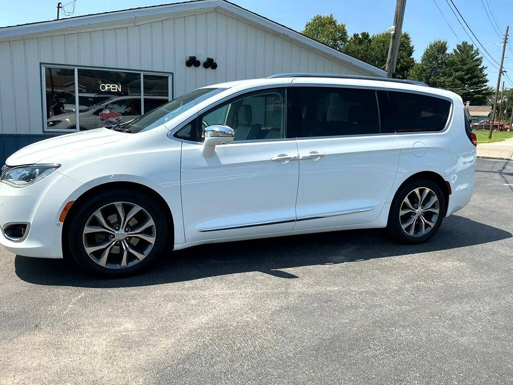 2017 Chrysler Pacifica Limited — Minivan — 130,154 mi — Terre Haute, IN