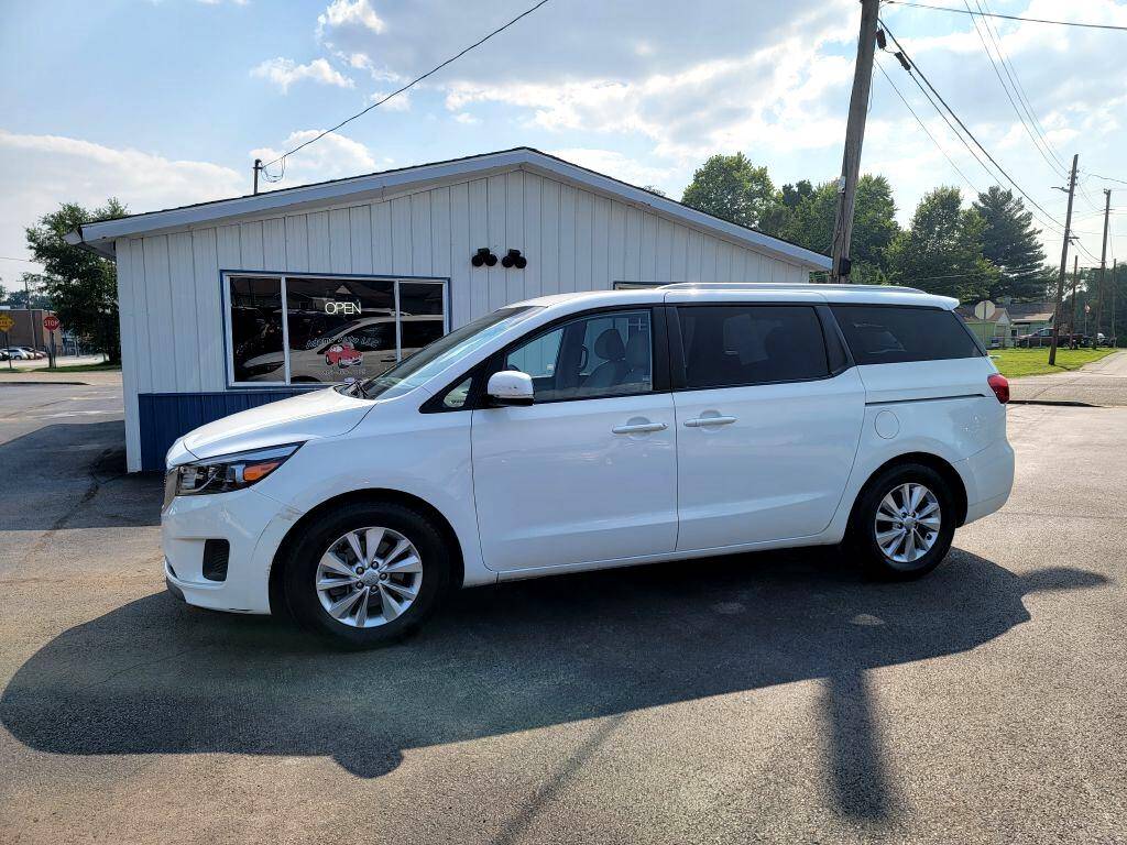 2016 Kia Sedona LX — Minivan — 136,980 mi — Terre Haute, IN