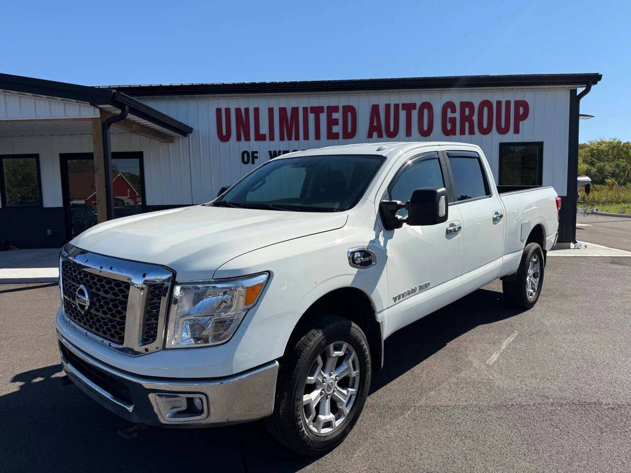 2017 Nissan Titan XD SV — Pickup Truck — 33,125 mi — West Chester, OH