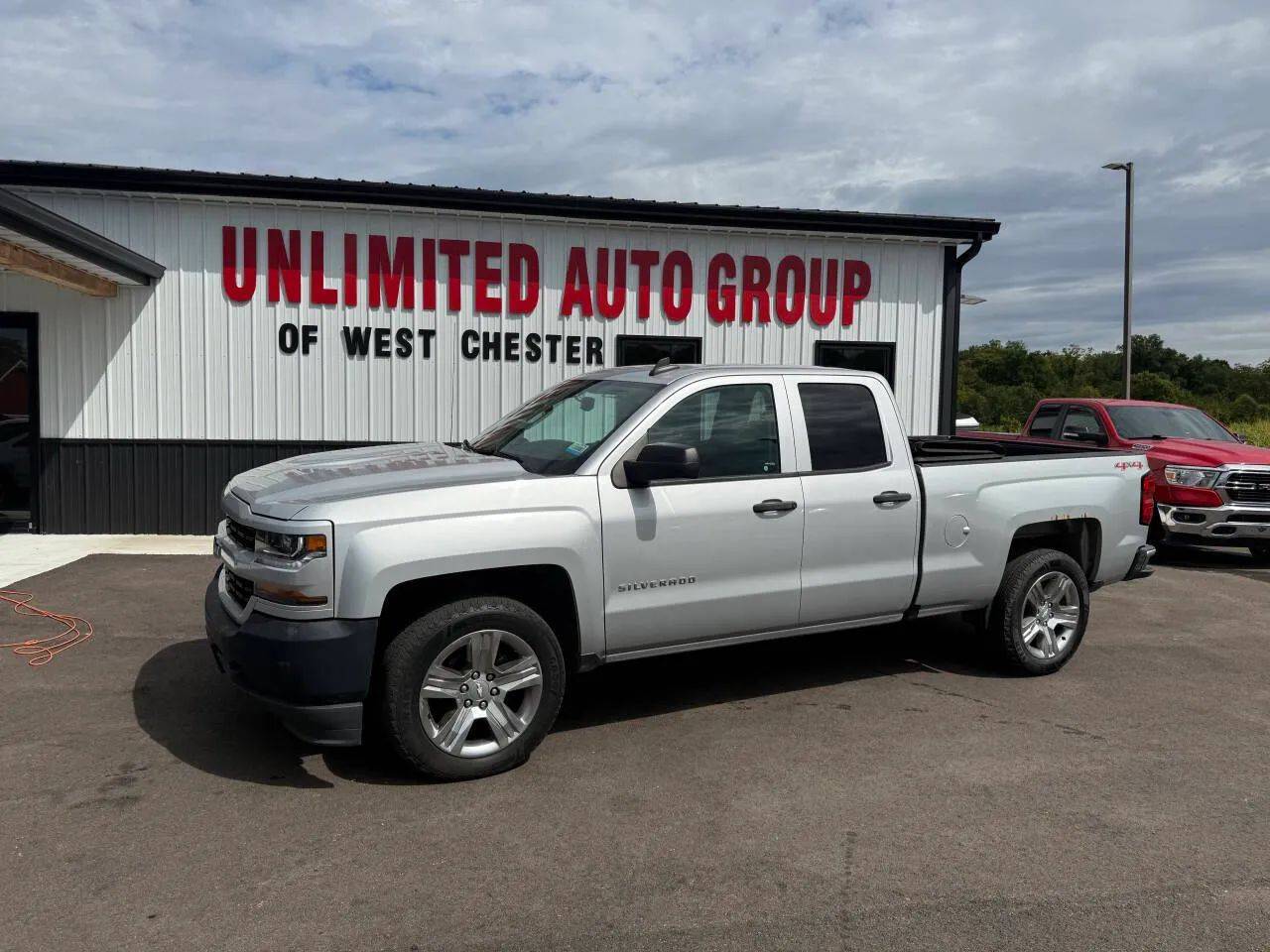 2016 Chevrolet Silverado 1500 Custom — Pickup Truck — 117,728 mi — West Chester, OH
