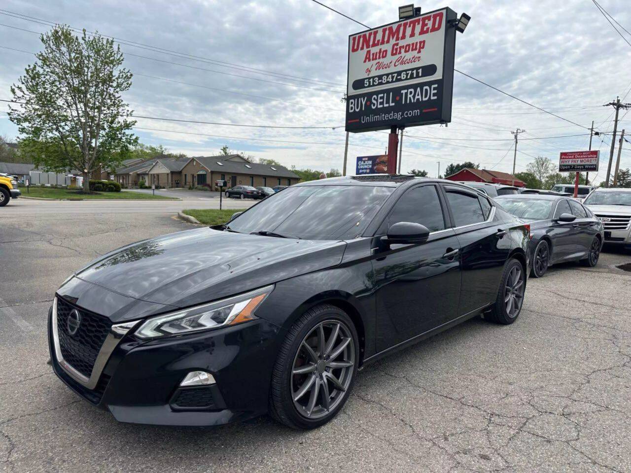 2019 Nissan Altima SR — Sedan — 203,771 mi — West Chester, OH