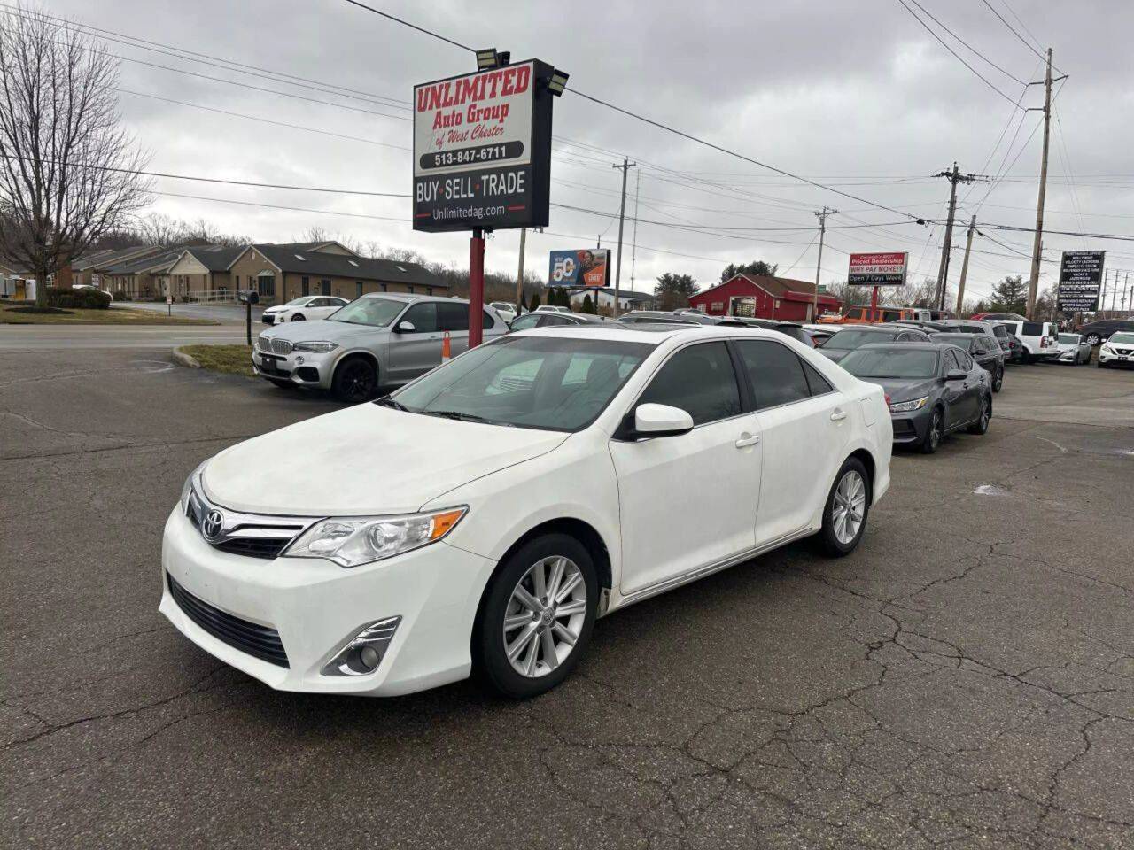 2014 Toyota Camry SE V6 — Sedan — 109,415 mi — West Chester, OH