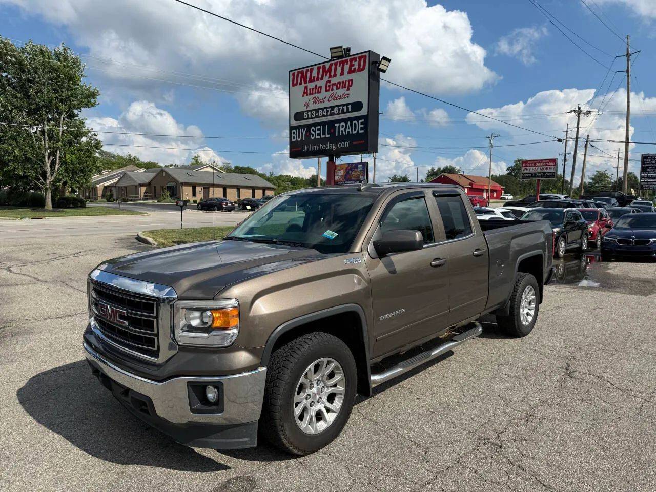 2015 GMC Sierra 1500 SLE — Pickup Truck — 118,495 mi — West Chester, OH