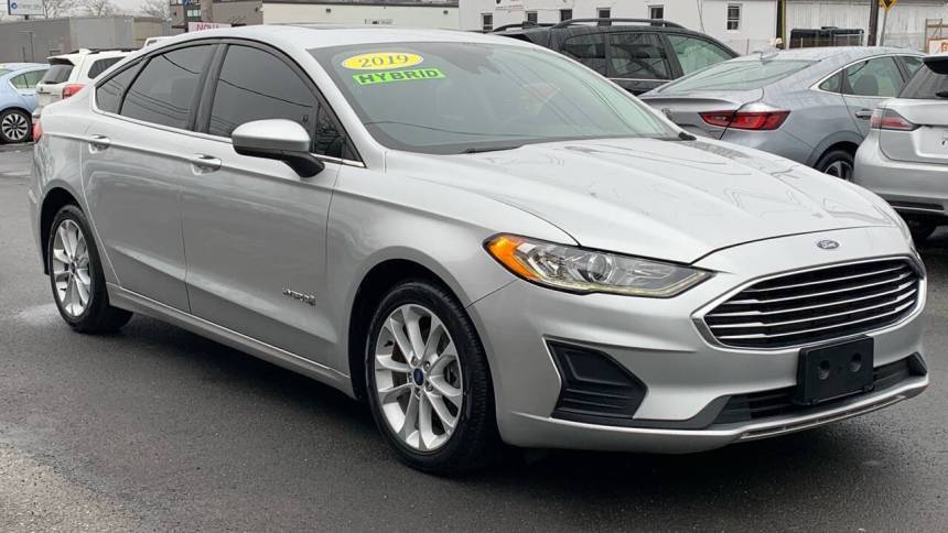 2019 Ford Fusion Hybrid SE — Sedan — 110,850 mi — Worcester, MA