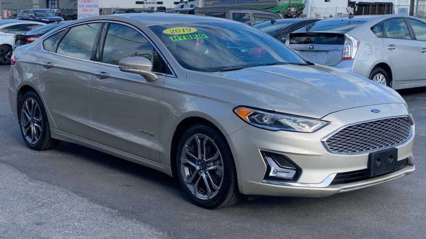 2019 Ford Fusion Hybrid Titanium — Sedan — 111,185 mi — Worcester, MA