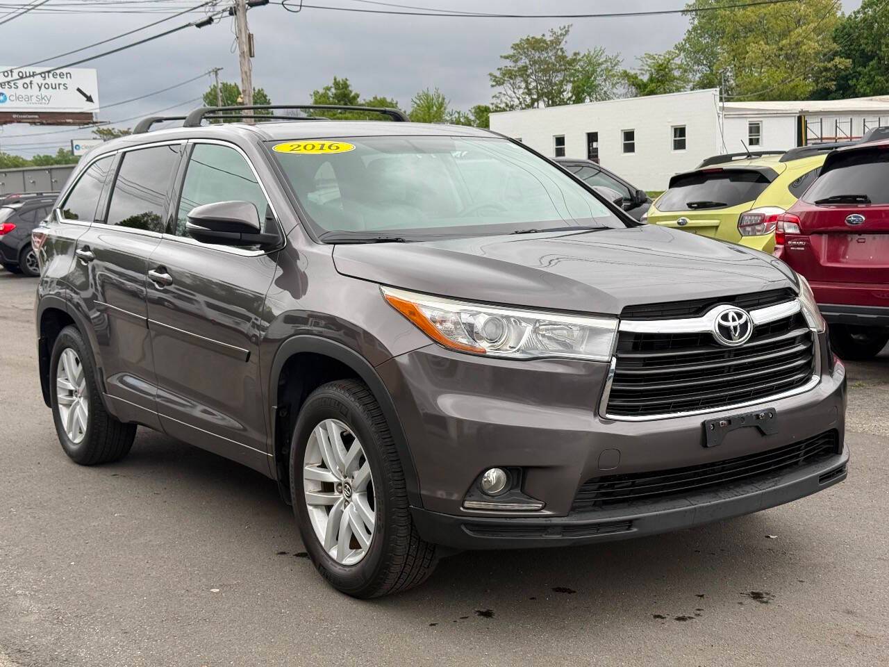 2016 Toyota Highlander LE V6 — SUV — 131,778 mi — Worcester, MA