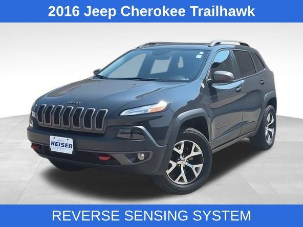 2016 Jeep Cherokee Trailhawk — SUV — 242,441 mi — Glendale, WI