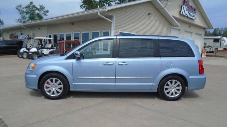 2012 Chrysler Town & Country Touring-L — Minivan — 114,912 mi — Milaca, MN