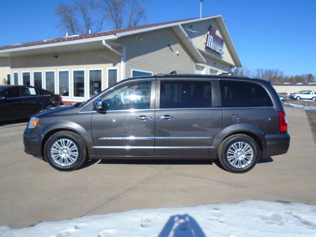 2015 Chrysler Town & Country Touring-L — Minivan — 102,544 mi — Milaca, MN