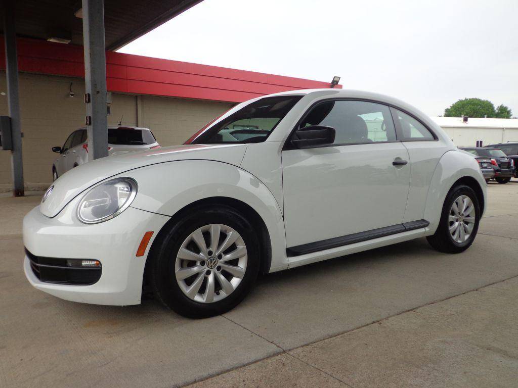 2016 Volkswagen Beetle 1.8T Classic — Hatchback — 87,910 mi — Omaha, NE