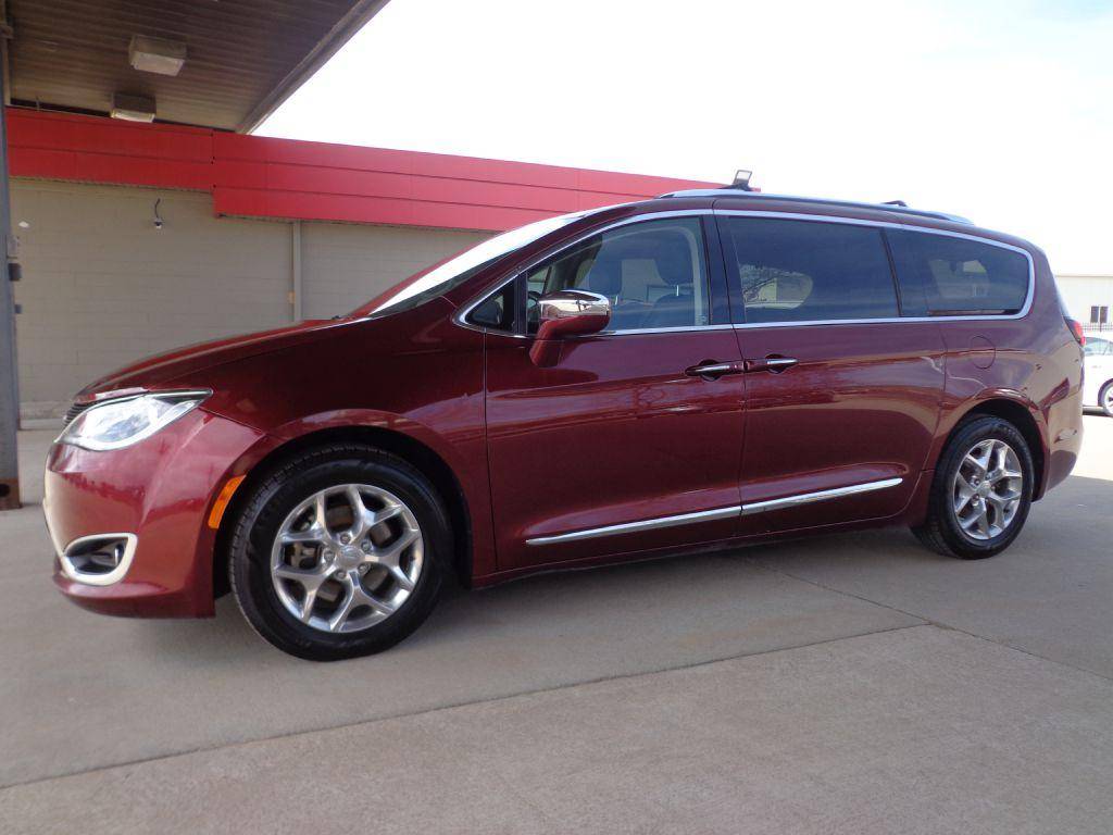 2018 Chrysler Pacifica Limited — Minivan — 107,155 mi — Omaha, NE