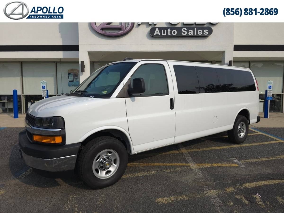 2024 Chevrolet Express Passenger LT — Passenger Van — 2,262 mi — Sewell, NJ