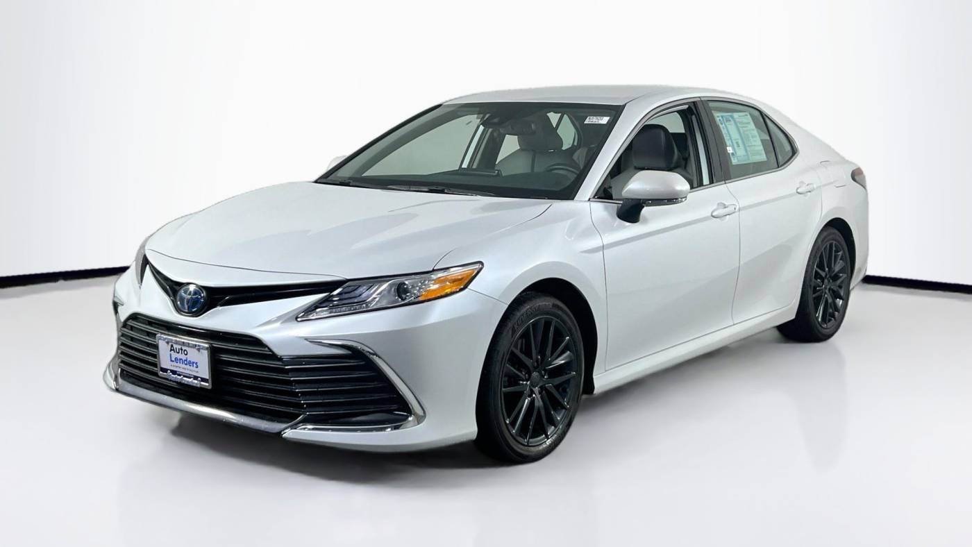 2022 Toyota Camry Hybrid XLE — Sedan — 16,870 mi — Lakewood, NJ