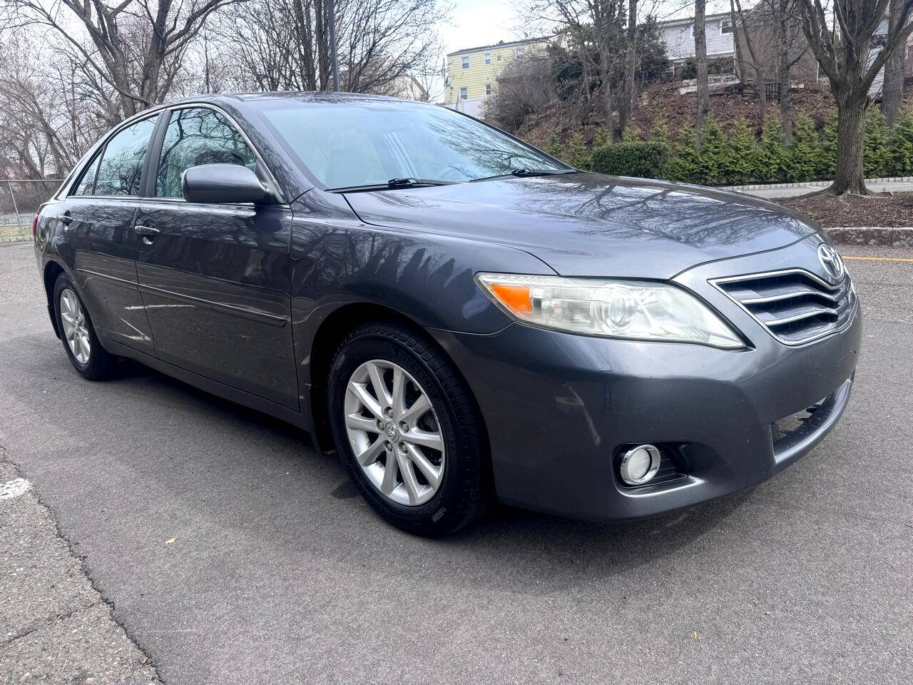 2011 Toyota Camry XLE V6 — Sedan — 114,654 mi — Garfield, NJ