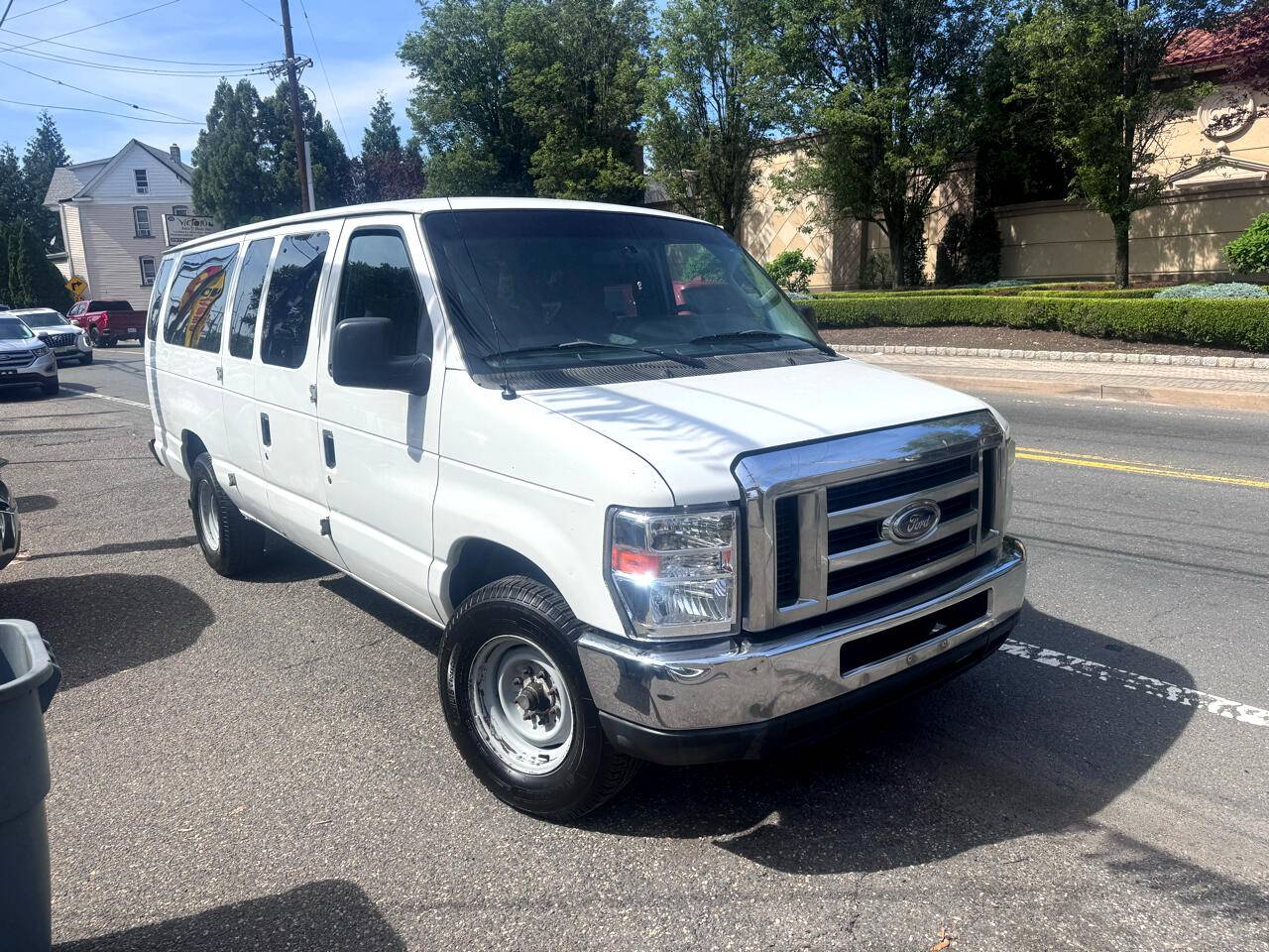 2011 Ford Econoline Wagon E-350 Super Duty XLT — Passenger Van — 283,028 mi — Garfield, NJ