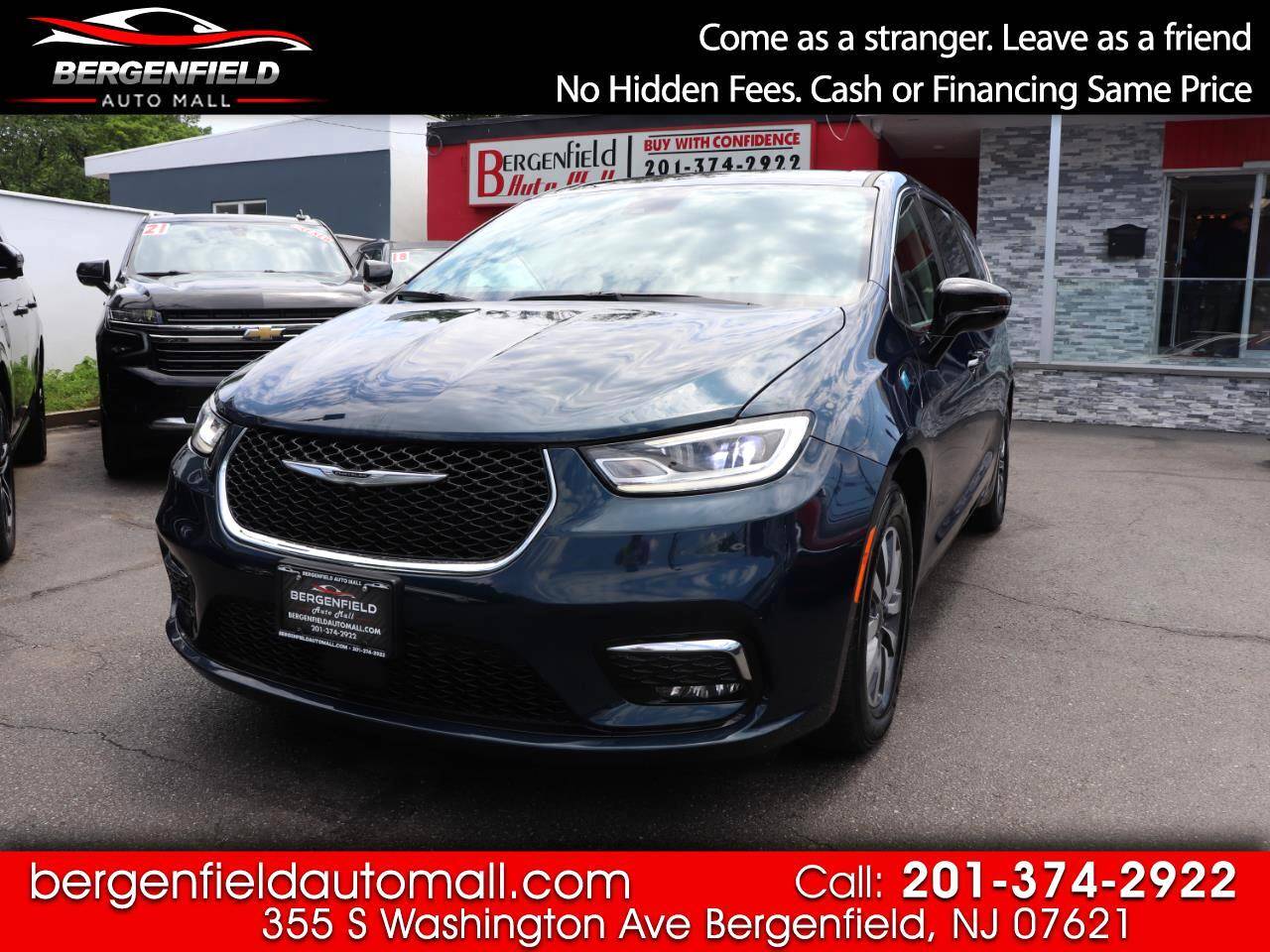 2024 Chrysler Pacifica Hybrid Select — Minivan — 53,733 mi — Bergenfield, NJ