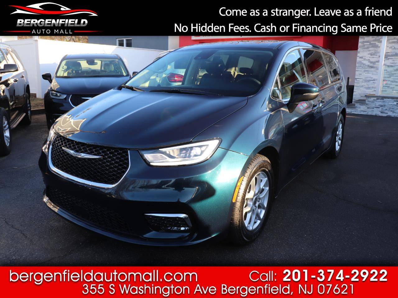 2023 Chrysler Pacifica Touring L — Minivan — 61,587 mi — Bergenfield, NJ