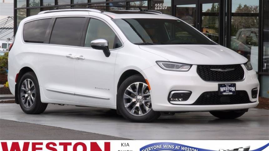 2023 Chrysler Pacifica Hybrid Pinnacle — Minivan — 9,338 mi — Gresham, OR