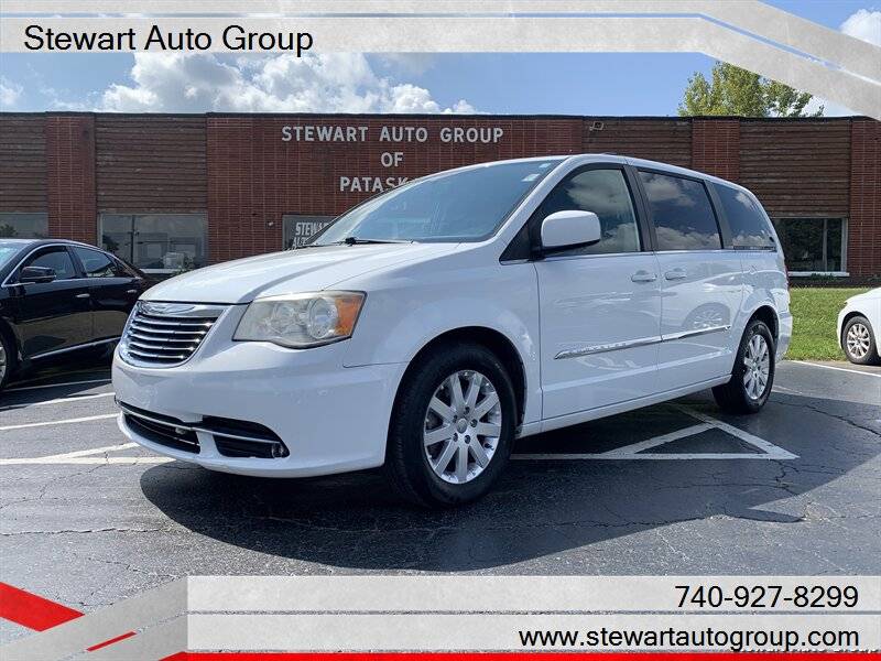 2014 Chrysler Town & Country Touring — Minivan — 115,237 mi — Pataskala, OH