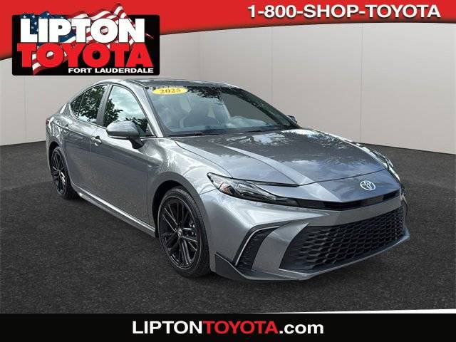 2025 Toyota Camry Hybrid SE — Sedan — 5 mi — Fort Lauderdale, FL