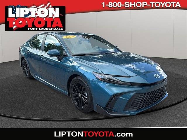 2025 Toyota Camry Hybrid SE — Sedan — 5 mi — Fort Lauderdale, FL