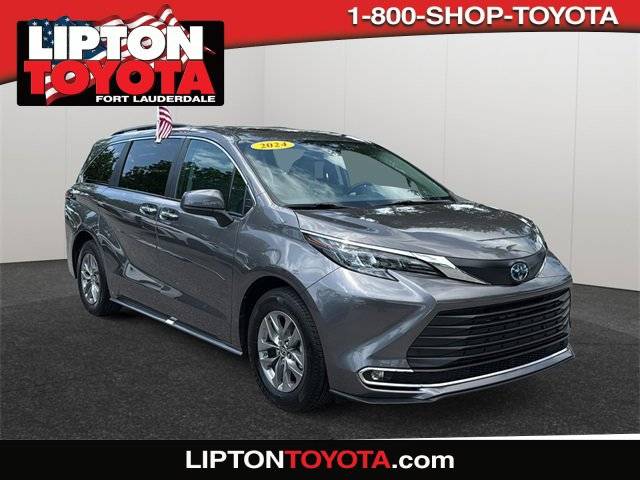 2024 Toyota Sienna XLE — Minivan — 21,169 mi — Fort Lauderdale, FL