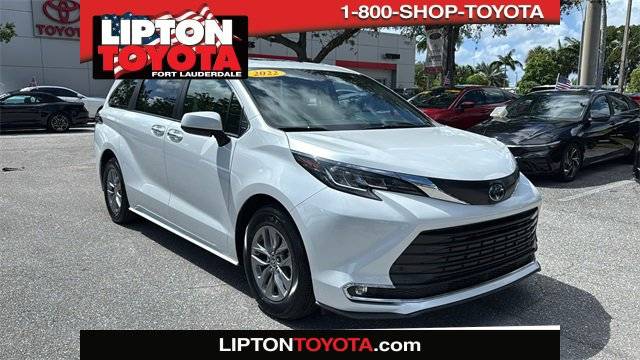 2022 Toyota Sienna XLE — Minivan — 68,712 mi — Fort Lauderdale, FL