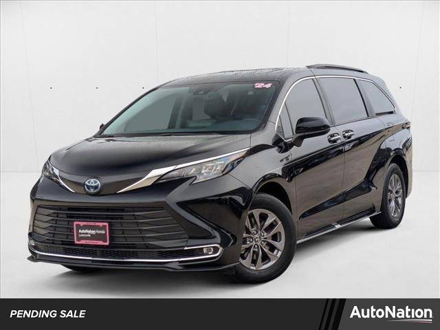 2024 Toyota Sienna XLE — Minivan — 10,914 mi — Lewisville, TX