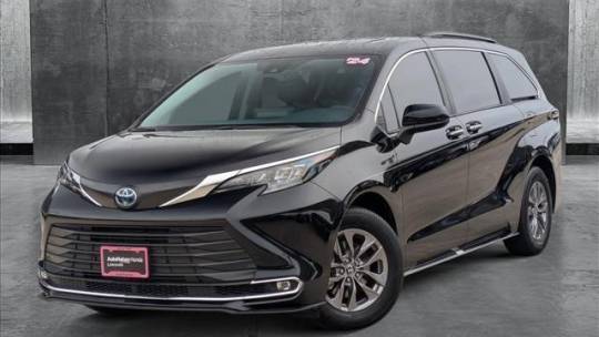 2024 Toyota Sienna XLE