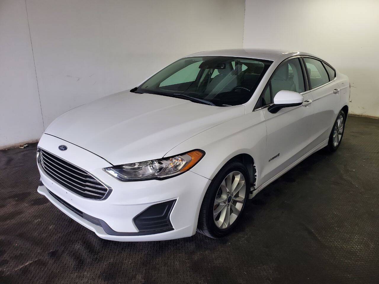 2019 Ford Fusion Hybrid SE — Sedan — 72,087 mi — Fairfield, OH