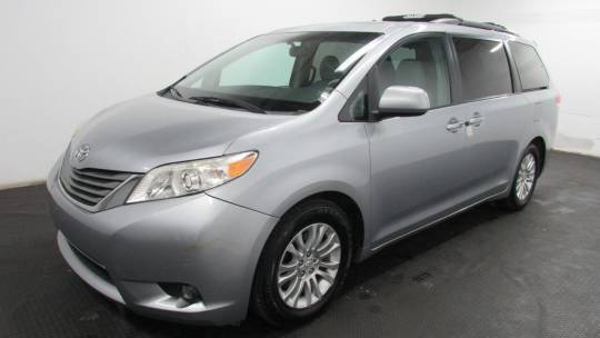 Used 2011 toyota sienna xle store for sale