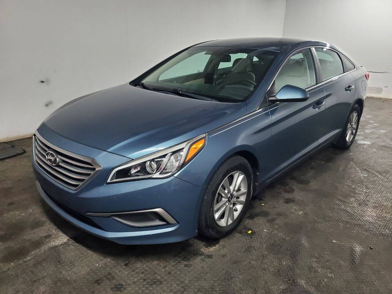 2016 Hyundai Sonata SE — Sedan — 75,283 mi — Fairfield, OH