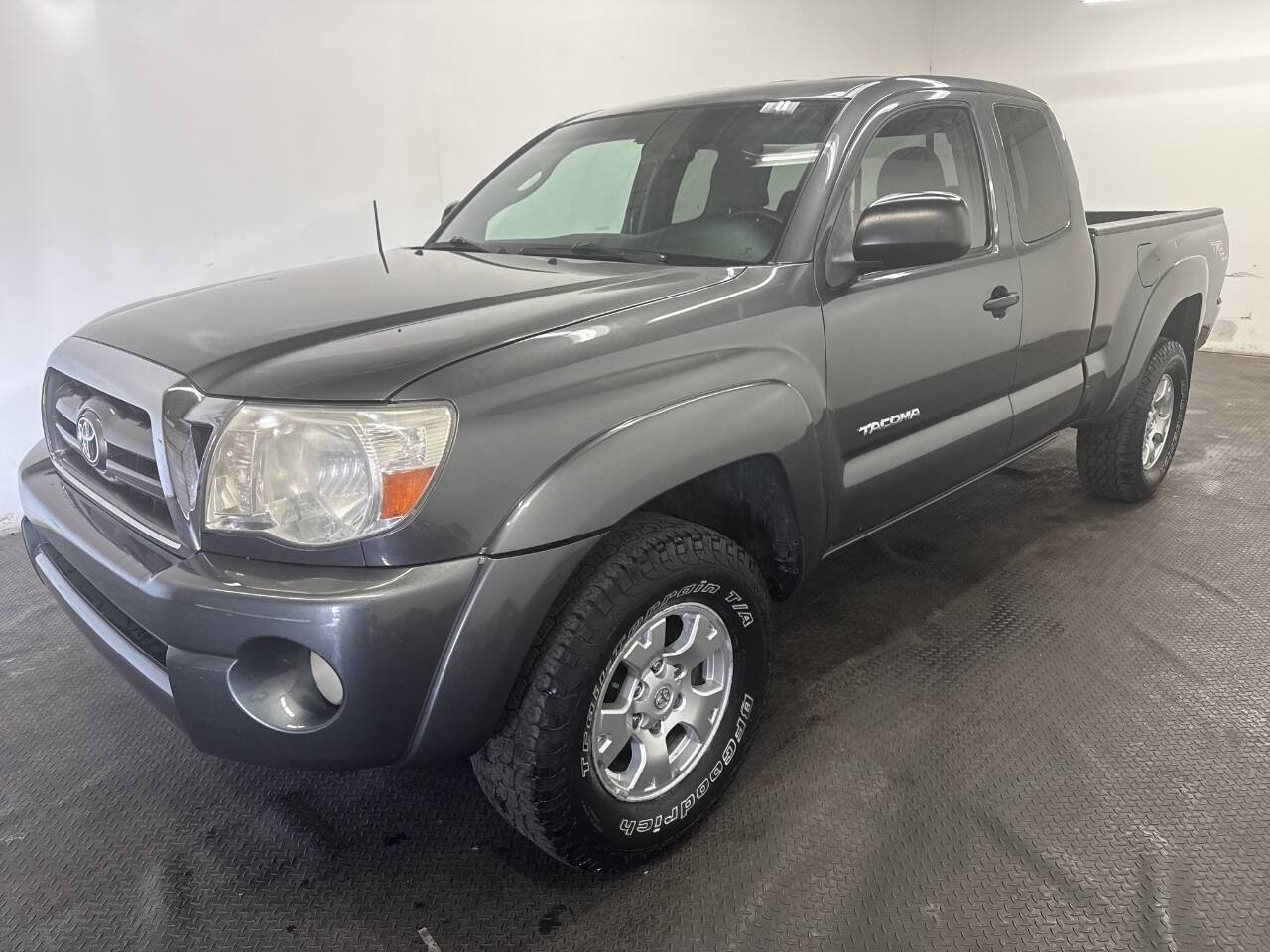 2009 Toyota Tacoma Base — Pickup Truck — 168,713 mi — Fairfield, OH