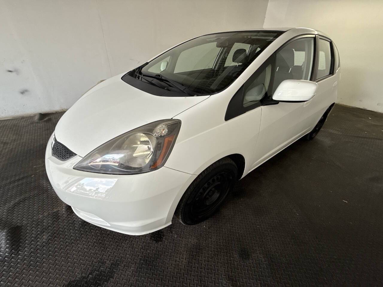 2013 Honda Fit Base — Hatchback — 87,291 mi — Fairfield, OH