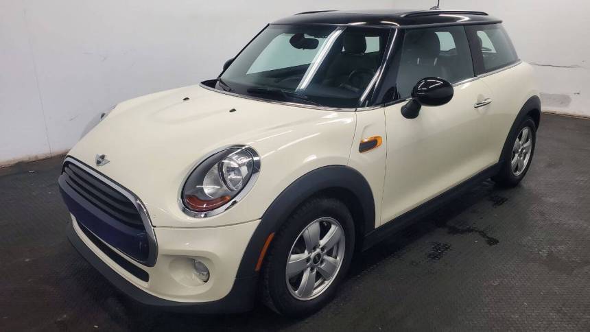 2016 MINI Hardtop Cooper — Hatchback — 133,716 mi — Fairfield, OH