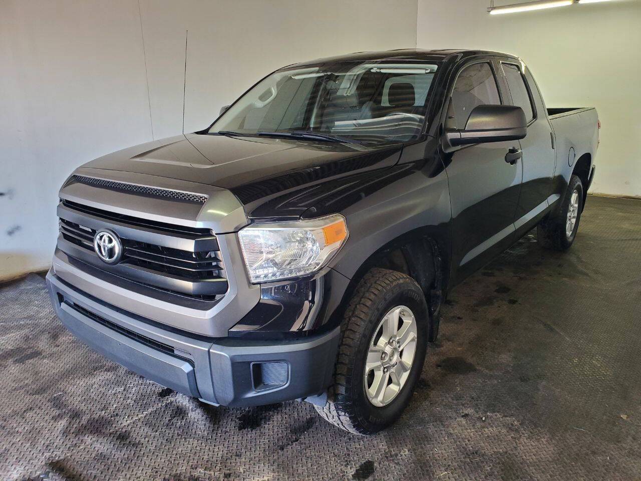 2017 Toyota Tundra SR5 — Pickup Truck — 121,677 mi — Fairfield, OH