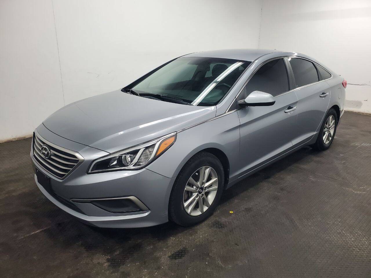 2017 Hyundai Sonata Base — Sedan — 65,177 mi — Fairfield, OH