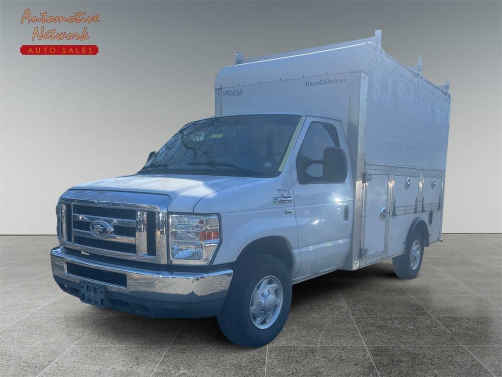 2014 Ford Econoline Commercial Cutaway E-350 — Chassis Cab Truck — 151,597 mi — Croydon, PA