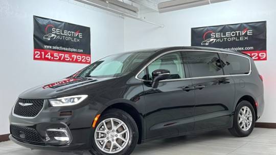 2023 Chrysler Pacifica Touring L — Minivan — 44,293 mi — Carrollton, TX