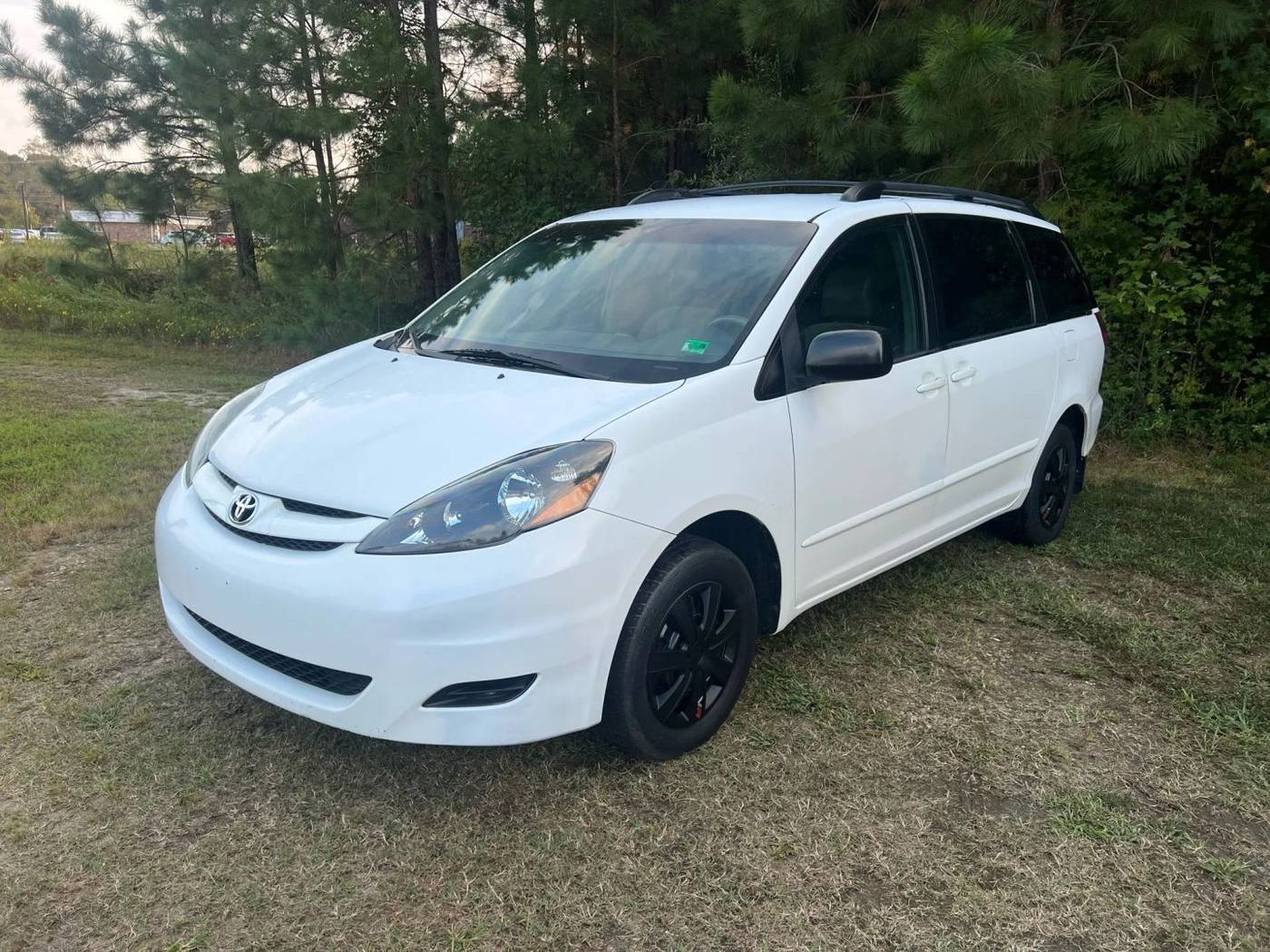 2010 Toyota Sienna LE — Minivan — 129,050 mi — South Chesterfield, VA