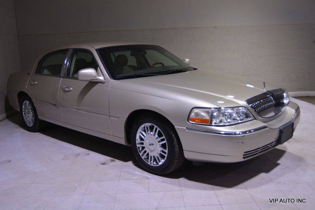 2010 Lincoln Town Car Signature Limited — Sedan — 49,164 mi — Fredericksburg, VA