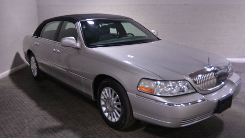 2003 Lincoln Town Car Signature — Sedan — 66,803 mi — Fredericksburg, VA