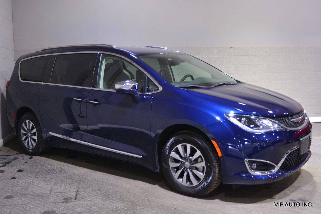 2020 Chrysler Pacifica Hybrid Limited — Minivan — 374 mi — Fredericksburg, VA