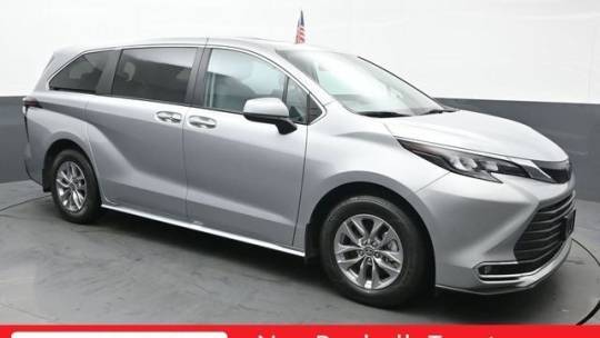 2024 Toyota Sienna XLE — Minivan — 7,725 mi — New Rochelle, NY