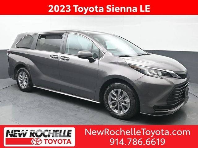 2023 Toyota Sienna LE — Minivan — 31,819 mi — New Rochelle, NY